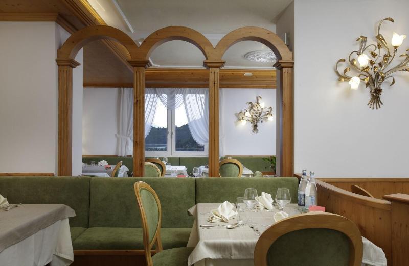 Hotel Olympia Molveno Ngoại thất bức ảnh
